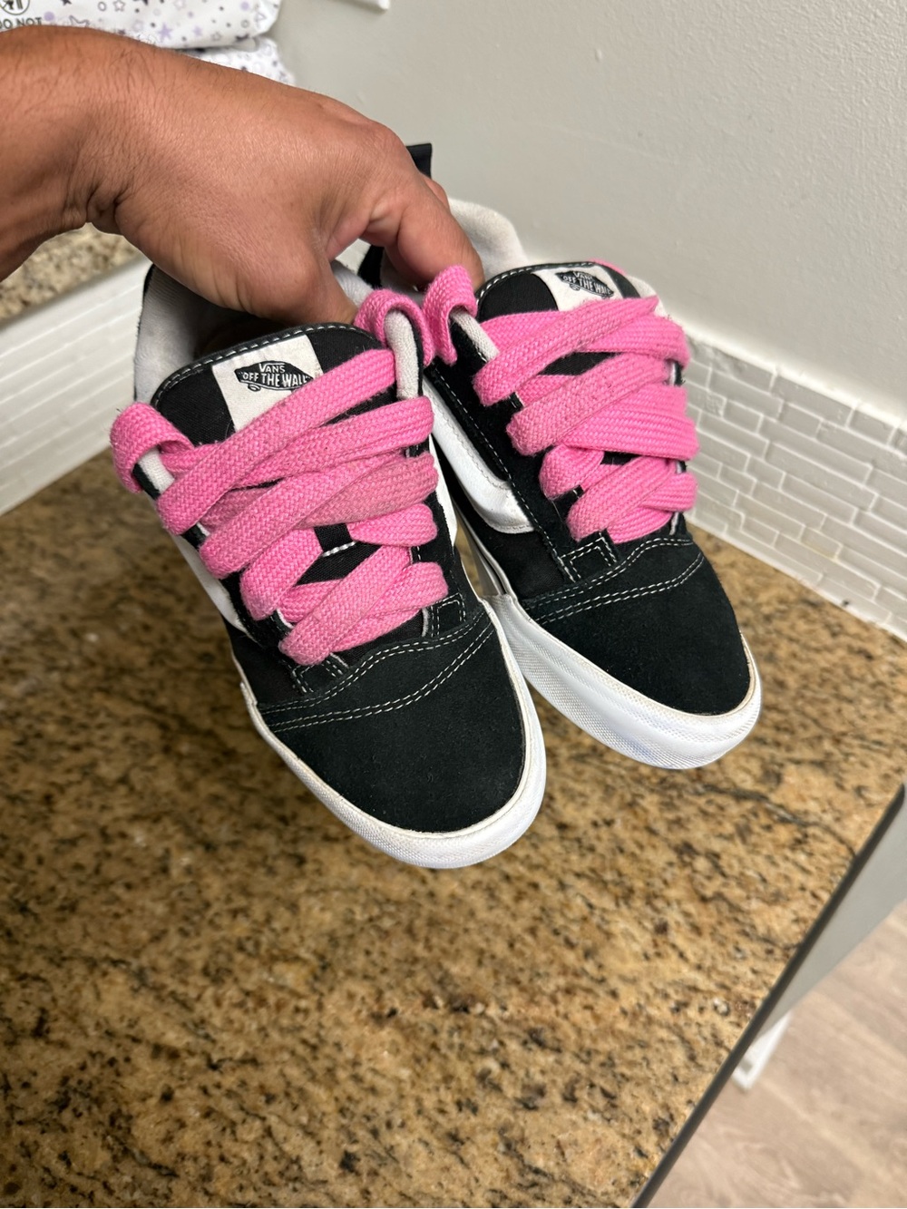 Vans Knu Skool sneakers with pink laces Gradeschool GS Size 5.5 Used